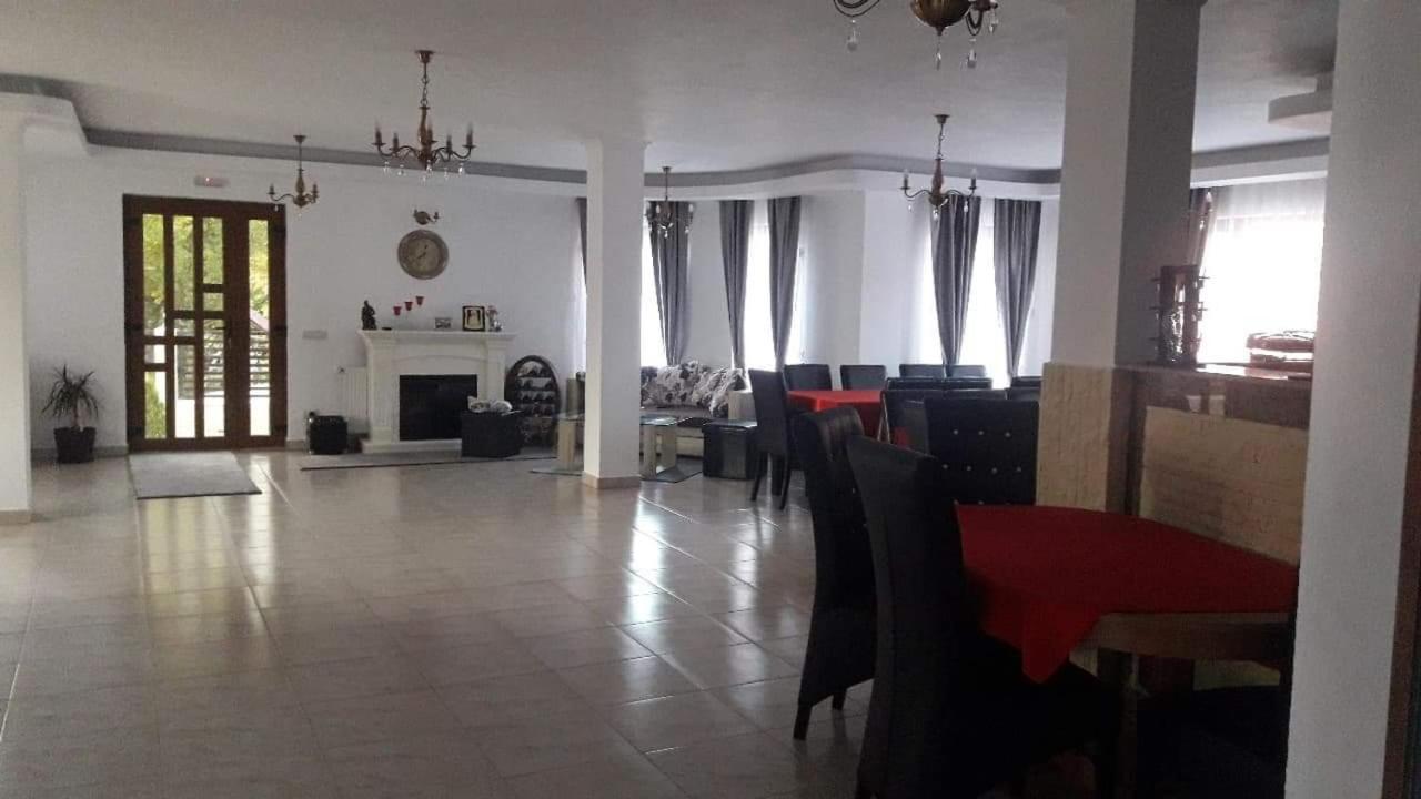 Hotel La Casa Alana Viseu de Jos Esterno foto